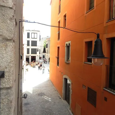 Pozo De Los Deseos 22 * Girona